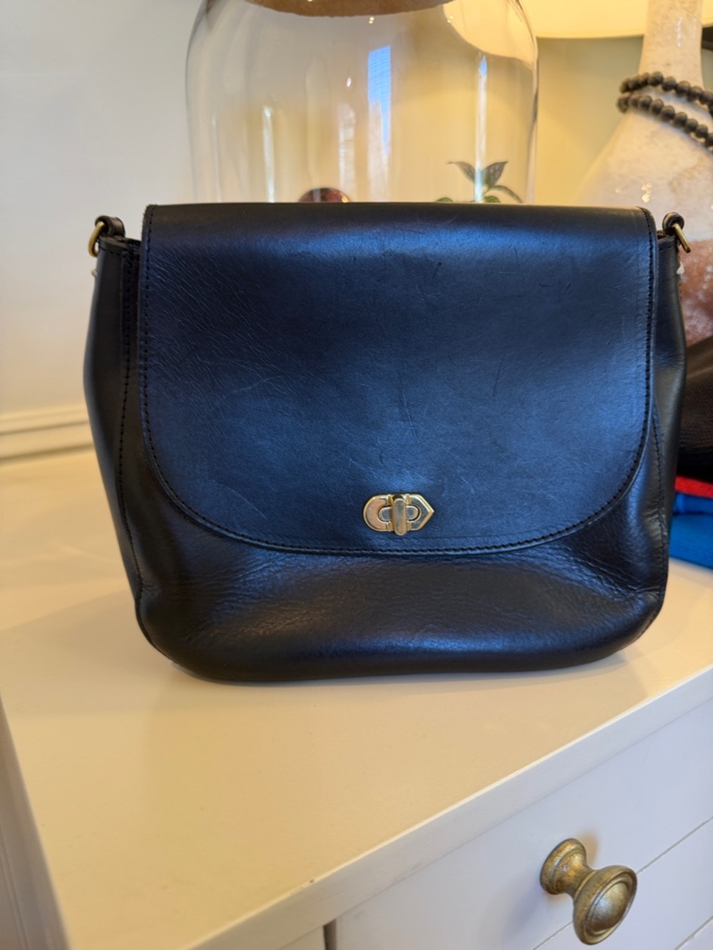 CLARE V. Turnlock Louis-Black - Picture 2 of 16